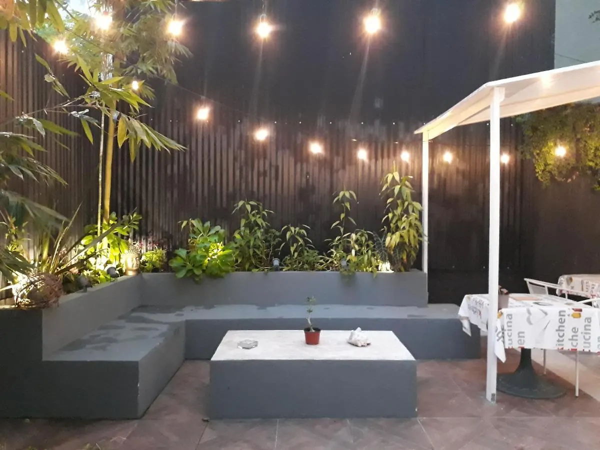 게스트하우스 Room In Guest Room - Triple Room, Private Bathroom, A A, Wi-Fi 50 Mbps In The Center Of 칸쿤