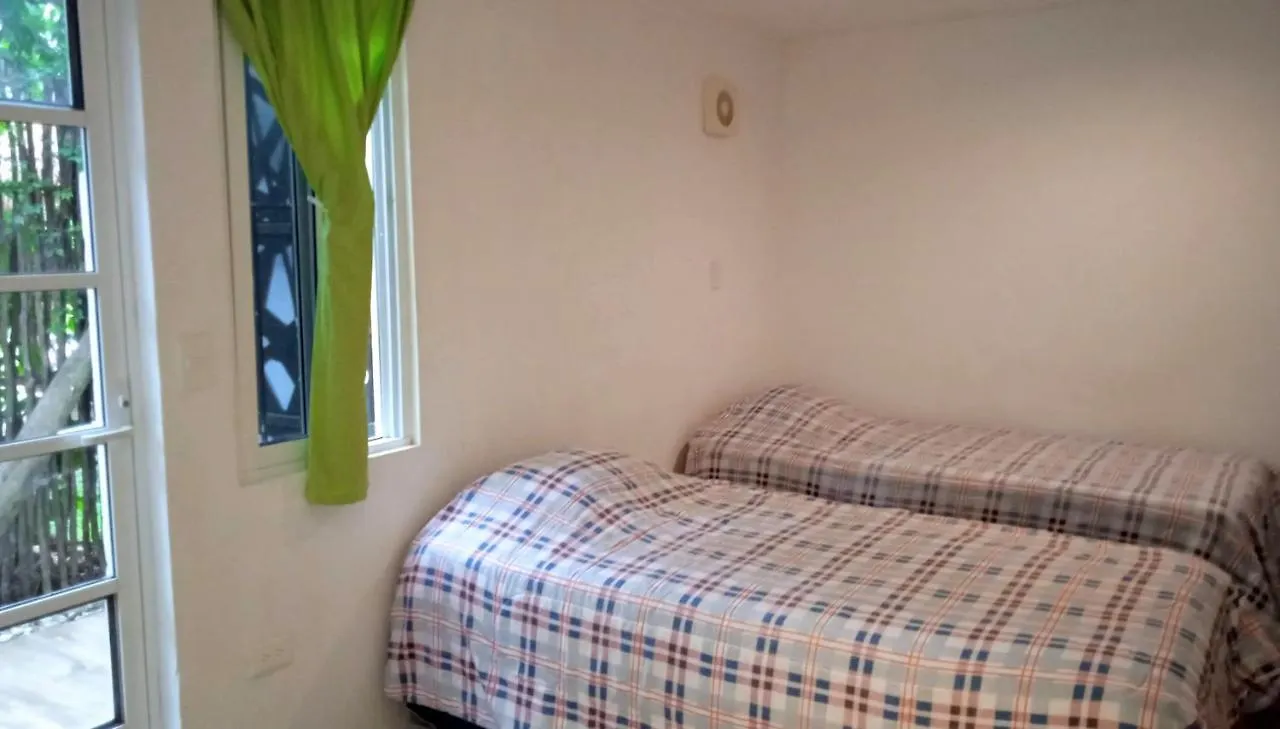 Room In Guest Room - Triple Room, Private Bathroom, A A, Wi-Fi 50 Mbps In The Center Of Канкун 0*,  Мексика