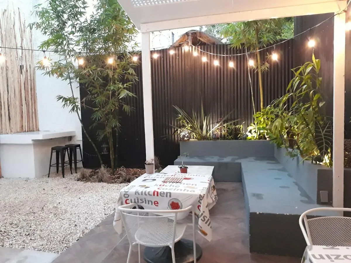 Room In Guest Room - Triple Room, Private Bathroom, A A, Wi-Fi 50 Mbps In The Center Of Канкун