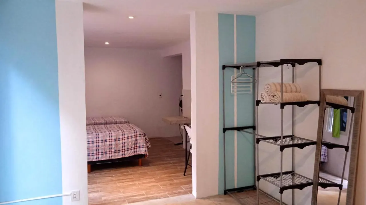Pensjonat Room In Guest Room - Triple Room, Private Bathroom, A A, Wi-Fi 50 Mbps In The Center Of Cancún Meksyk